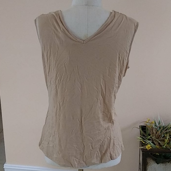 Secrets Of Mine Top. - Picture 2 of 4